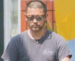 坊主頭で薄毛の山口達也の写真が公開された